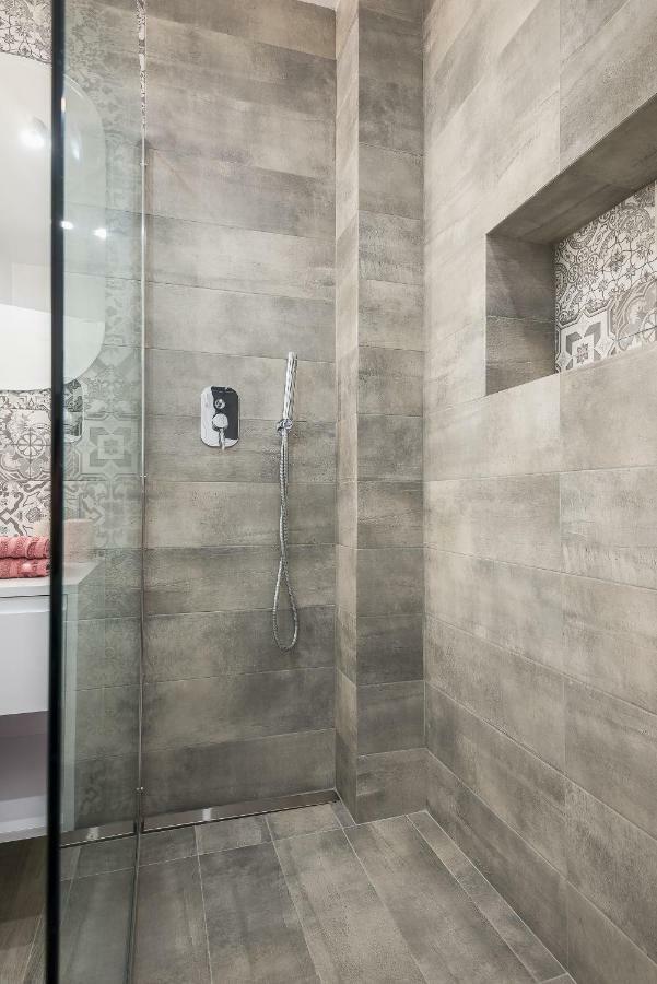 "Sunbow Earth"- Boutique New Apt In Dowtown Atena Exterior foto
